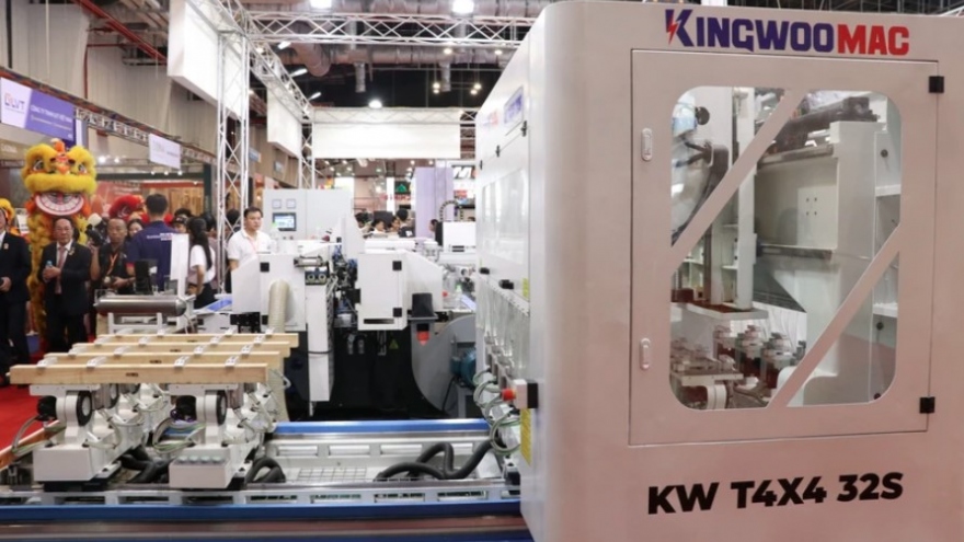 Int’l woodworking machinery expo opens in Binh Duong province